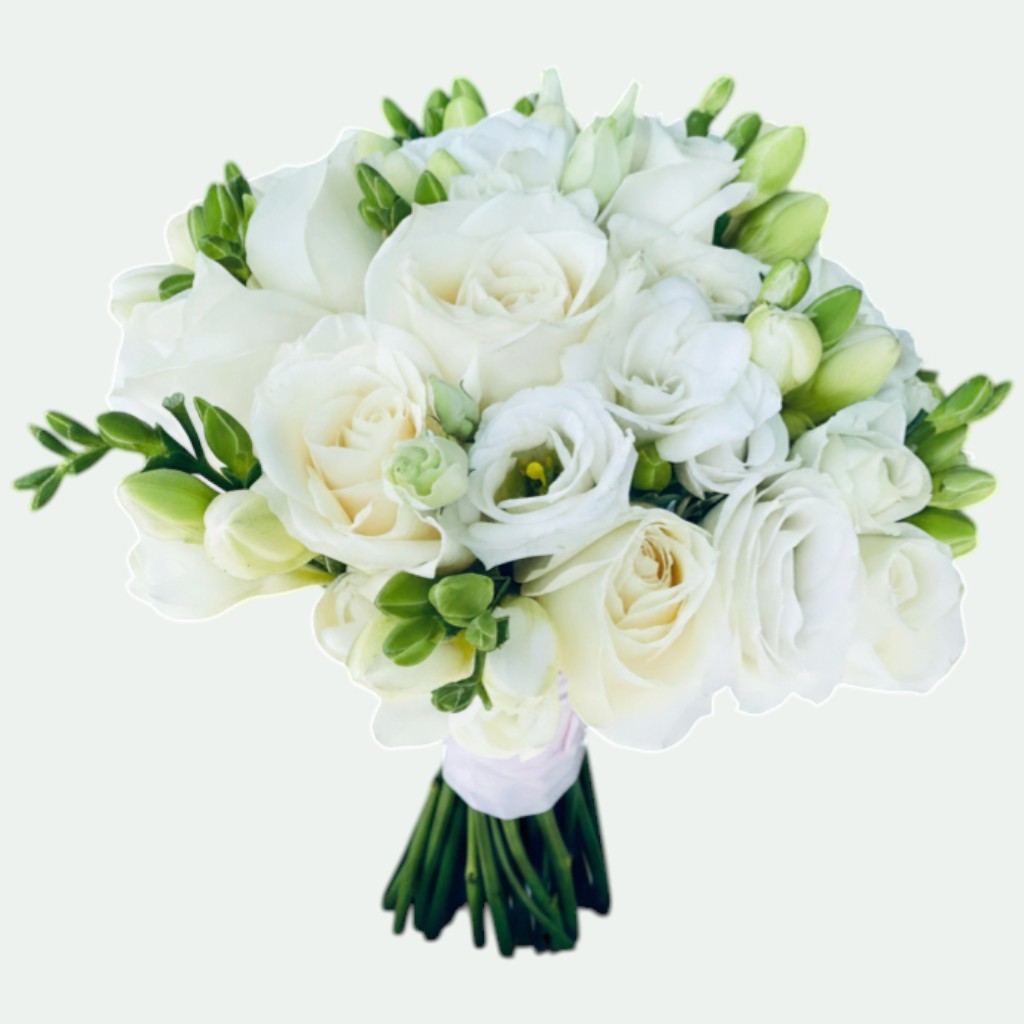 Buchet mireasă minimalist cu trandafiri albi ivory și frezii albe – Florăria Iedera Jibou