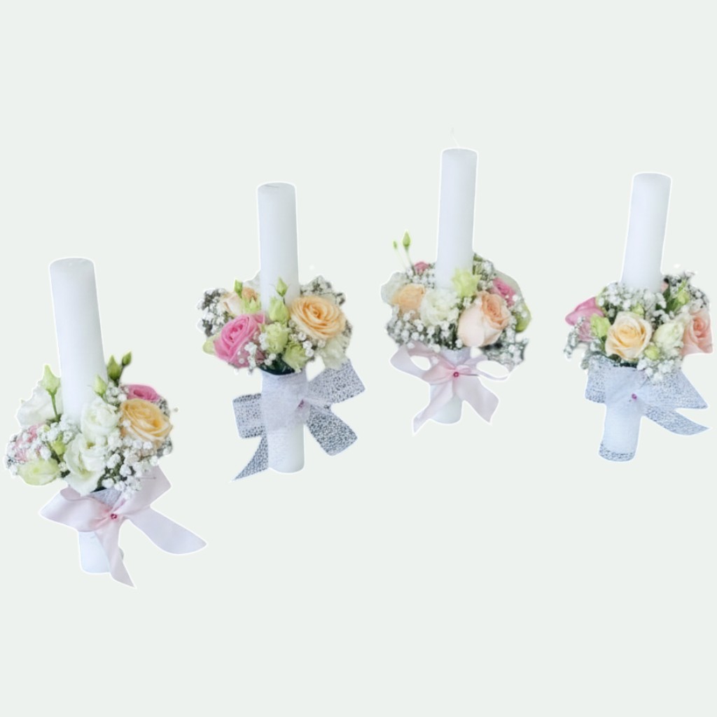 Lumânări cununie albe cu trandafiri roz și piersică, eustoma și gypsophila, satin gri – Florăria Iedera Jibou