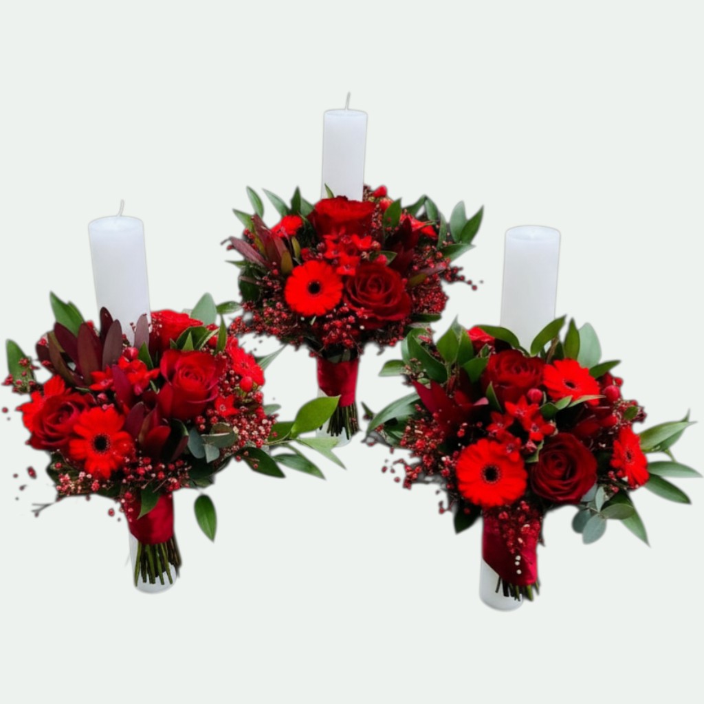 Lumânări cununie albe cu trandafiri roșii, gerbera roșie, leucadendron și verdeață – Florăria Iedera Jibou