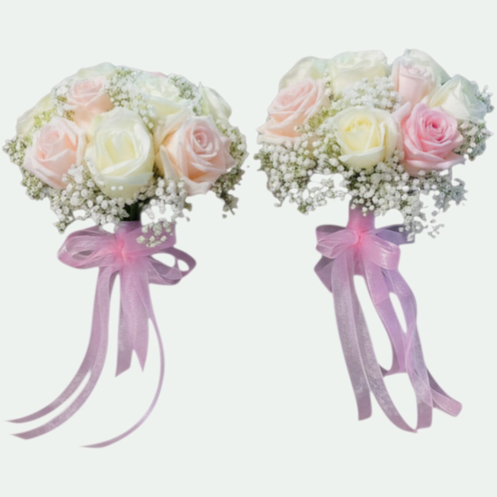 Set două buchete nașe cu trandafiri roz pal și albi, gypsophila și fundă organza roz – Florăria Iedera Jibou